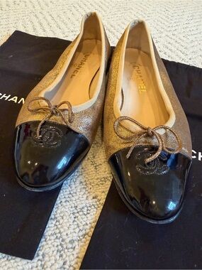 CHANEL Gold Glitter & Black Patent Leather Ballet Ballerina Flats CC Cap Toe